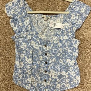 American Eagle floral shirt